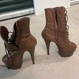 High Gloss Brown Platform Lace-Up Ankle Boots